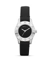 Perfect playful accessorizing with this watch from MARC BY MARC JACOBS. With a soft matte black leather band and logo-engraved bezel, this piece has style-setter written all over it.