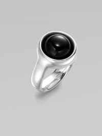 A sleek and modern style with a single smooth black agate stone set in sterling silver. Black agateSterling silverWidth, about 1Imported 