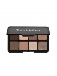 Touch up or create total eye definition on-the-go. Your pocket-perfect all-in-one eye color, defining, and brow shaping palette, for access to perfectly defined eyes in the palm of your hand.Includes: Peach Shell Eye Shadow, Glaze Eye Shadows in new Gilded Bronze, new Gilded Taupe, Rose Quartz, Sugar Plum and White Peach, Deep Aubergine Eye Definer, and new Natural Eye Definer/Brow Shaper. 