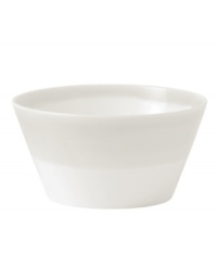 White dinnerware that's perfect for every day. The 1815 cereal bowl from Royal Doulton features sturdy porcelain streaked white on white for serene, understated style.