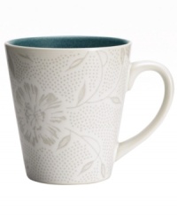 A fresh twist on a Noritake favorite, the Colorwave Turquoise Bloom mug offers the same sleek style and durability as the original dinnerware pattern but with a pretty floral print.