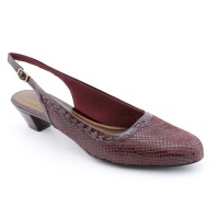 Trotters Women's Dana Slingback Pump