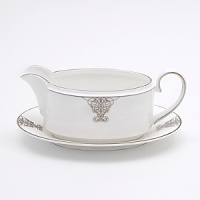 Vera Wang, in collaboration with Wedgwood, has designed a tableware collection full of understated elegance, classic beauty that embraces the ultra chic, sophisticated style that Vera is known for. Imperial Scroll features a graceful platinum scroll adornment that brings to mind ancient royal artwork.