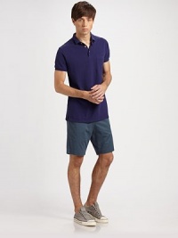 A classic American design with a three-button placket for everyday style.Three-button placketCottonMachine washImported