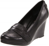 Kenneth Cole REACTION Women's Flirt It Up Wedge Pump