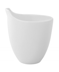 Give coffee and tea an air of modern grace with this stylish creamer. Customize your table arrangement with other pieces from the sleek Urban Nature collection from Villeroy & Boch.