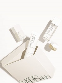 State-of-the-art regimen to cleanse, referesh, and hydrate the skin. 