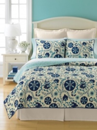 Underneath an array of comforting blue tones, this Suri Flowers king sham features an ultra-soft quilted damask pattern. A thin border of blue piping frames the design for a clean finish.