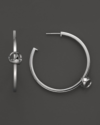 Di MODOLO's sleek and modern earrings show off the brand's signature shape on a smooth, clean hoop.