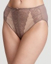 Vintage-inspired high cut briefs with beautiful Chantilly lace trim.