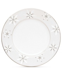 A Lenox classic with a Christmas twist, the Federal Platinum accent plate adds a flurry of charm to the already-stunning china collection.