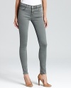 Made from an incredibly soft fabric for the utmost comfort and stretchability, these skinny-fit J Brand jeans arrive for fall in a chic grey wash to neutralize your everyday blues with a chic new hue.