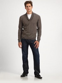 Simple elegance defines this smooth v-neck pullover crafted in superior wool.V-neckRibbed collar, cuffs and hemWoolMachine washImported