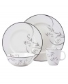 A fluid contemporary pattern with subtle shimmer dances along the edging of this place setting. As a stylish accent for entertaining or a simple way to spruce up an everyday meal, the Voila place settings collection always looks right.