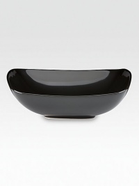 Donna Karan launched her eponymous fashion label in 1985 with seven easy pieces meant to to be mixed and matched to fit any scenario. That same versatility defines her beautiful dinnerware collection, crafted in high-gloss porcelain with seven pieces for breakfast, dinner and everything in between. High-gloss porcelain34 oz.Dishwasher- & microwave safeImported