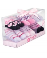 She'll look like she's ready to dance around in a pair of these socks that look like shoes from this Cutie Pie Baby 6 pack.