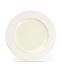 Full of possibilities, the ultra-versatile salad plates from Noritake's collection of Colorwave white dinnerware is half glossy, half matte and entirely timeless in durable stoneware. Mix and match with square shapes or any of the other Colorwave shades.