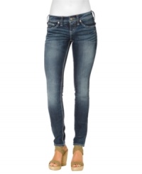 Expert fading and a slimming, dark wash creates the perfect exterior on these five-pocket skinnies from Silver Jeans!