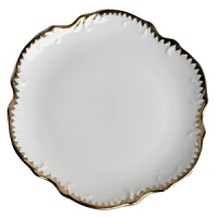 Simply Anna is a simply elegant collection of embossed whiteware with Anna Weatherley's signature shark's tooth gold banding. The collection works beautifully with all of Anna's lavishly decorated offerings, or if your leanings are to a more sedate and understated elegance, you will find no better option to set a beautiful table.