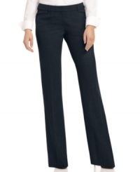 The popular Gramercy pant from MICHAEL Michael Kors delivers a flattering, feminine fit you'll love.