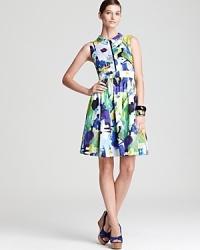 A walking watercolor, this kate spade new york dress blooms with vibrant florals for a fresh breeze of femininity.