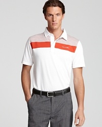 A little style on the course puts your opponents on notice with this sport-smart look from Travis Mathew.