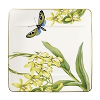 Exotic flora and fauna take center stage in Villeroy & Boch's Amazonia collection. Accented with gold and featuring exquisite details rendered in lush colors, this elegant dinnerware coordinates with Villeroy & Boch's Modern Grace collection or makes a fabulous statement on its own.