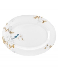 Abuzz with hummingbirds, the airy and bright Nectar oval platter brings the outdoors in. Versatile bone china formed in Spode's impressions shape with a crisp white glaze complements serene country settings.