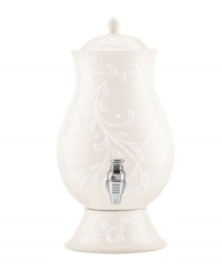 With an elegant white-on-white pattern featuring an embossed vine motif and radiant glaze, the Opal Innocence Carved beverage dispenser adds easy refinement to anytime entertaining.