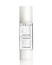 A revolutionary antioxidant face and eye serum that is immediately soothing, super hydrating, and full of antioxidants. Attracts moisture deep into the skin, helps to replace collagen in all skin types, and regulate excess sebum production. An essential step in the Chantecaille regimen, Vital Essence maximizes the effect of all other products.