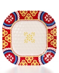 Set a better picnic table with Montecito dinner plates from QSquared. Vivid blooms in dappled melamine create a sensational, worry-free way to dine poolside or on the patio.