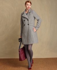 Fall into chilly days in Tommy Hilfiger's tailored coat, rendered in a cozy wool blend sure to keep you warm.