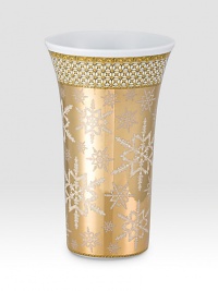 From the house of Versace porcelain collection, this elegant vase is covered with beautifully detailed snowflakes. From the Christmas In Your Heart CollectionPorcelain10¼ highHand washMade in Germany