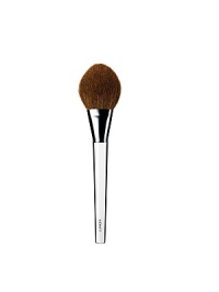 Unique, tapered, natural-bristle brush for flawless, even application of powder foundation. Anti-bacterial. 