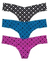 Commando's signature thong gets a retro-inspired update with an all-over dot print. Style #CT02UNBXP.