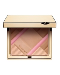 A limited-edition, compact powder for a matte yet radiant complexion.