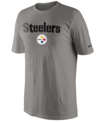 From the pre-game to after-party, show off your Pittsburgh Steelers pride in this NFL football t-shirt from Nike.