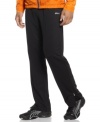 Pound the pavement in comfort with these Asics running pants featuring Hydrology technology for moisture management.