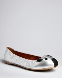 The iconic, playful and popular MARC BY MARC JACOBS mouse flat design goes futuristic in metallic leather.