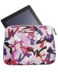 Give your gadget a step up in style with this shoe print dressed iPad sleeve from nine West. Outfitted with signature detailing and a well-padded interior, it slips effortlessly under your arm or in your favorite day bag.