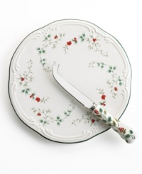 Vibrant red berries and winding holly leaves create a beautiful backdrop for your favorite spread. The Winterberry cheese tray with a coordinating knife from Pfaltzgraff's holiday collection of dinnerware and dishes is a must-have for elegant holiday entertaining.