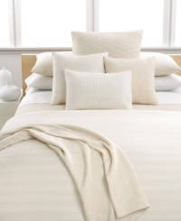 Create a tranquil setting with this Calvin Klein Dash Balsa duvet cover featuring calming hues and woven combed cotton elements. Hidden button closure.