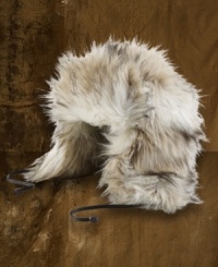 Inspired by braving a bold trek into the wilderness, Denim & Supply Ralph Lauren's haute trapper hat is crafted in ultra-luxe faux fur and finished with sleek leather straps for a stylish touch.