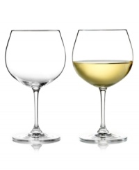 Adhering to the Riedel principle of content commands shape, these Vinum wine glasses have a greater capacity to bring out the rich bouquet of Montrachet and Chardonnay wines. High-quality crystal makes the set as beautiful as it is functional, perfect for any table and occasion.