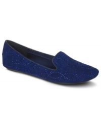 The glittery pattern on the Langston smoking flats by Carlos by Carlos Santana will add sparkle to your already super cute outfit.