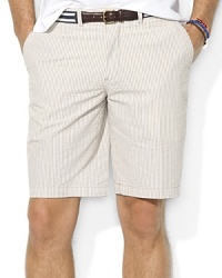 The epitome of timeless preppy style, the essential Bradbury seersucker short is a perfect lightweight option for the warmer weather.