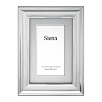 Sleek and sophisticated, the Siena frame from Tizo displays a cherished moment with contemporary elegance.