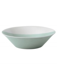 Perfect for every day, the 1815 serving bowl from Royal Doulton features sturdy white porcelain streaked with pale green for serene, understated style.