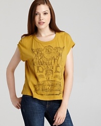 Emblazoned with a Grateful Dead logo, this CHASER tee exudes vintage-rocker cool.