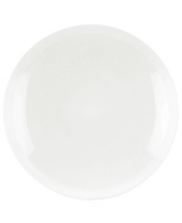 A modern balance. Create a sense of effortless urban luxury with the Matte & Shine dinner plate, featuring a minimalist coupe shape, white glaze and tonal banding by Donna Karan Lenox.